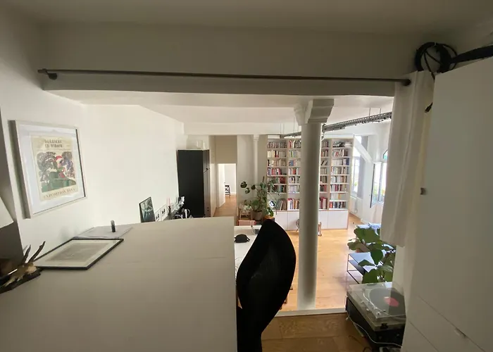 Quiet And Bright Loft *